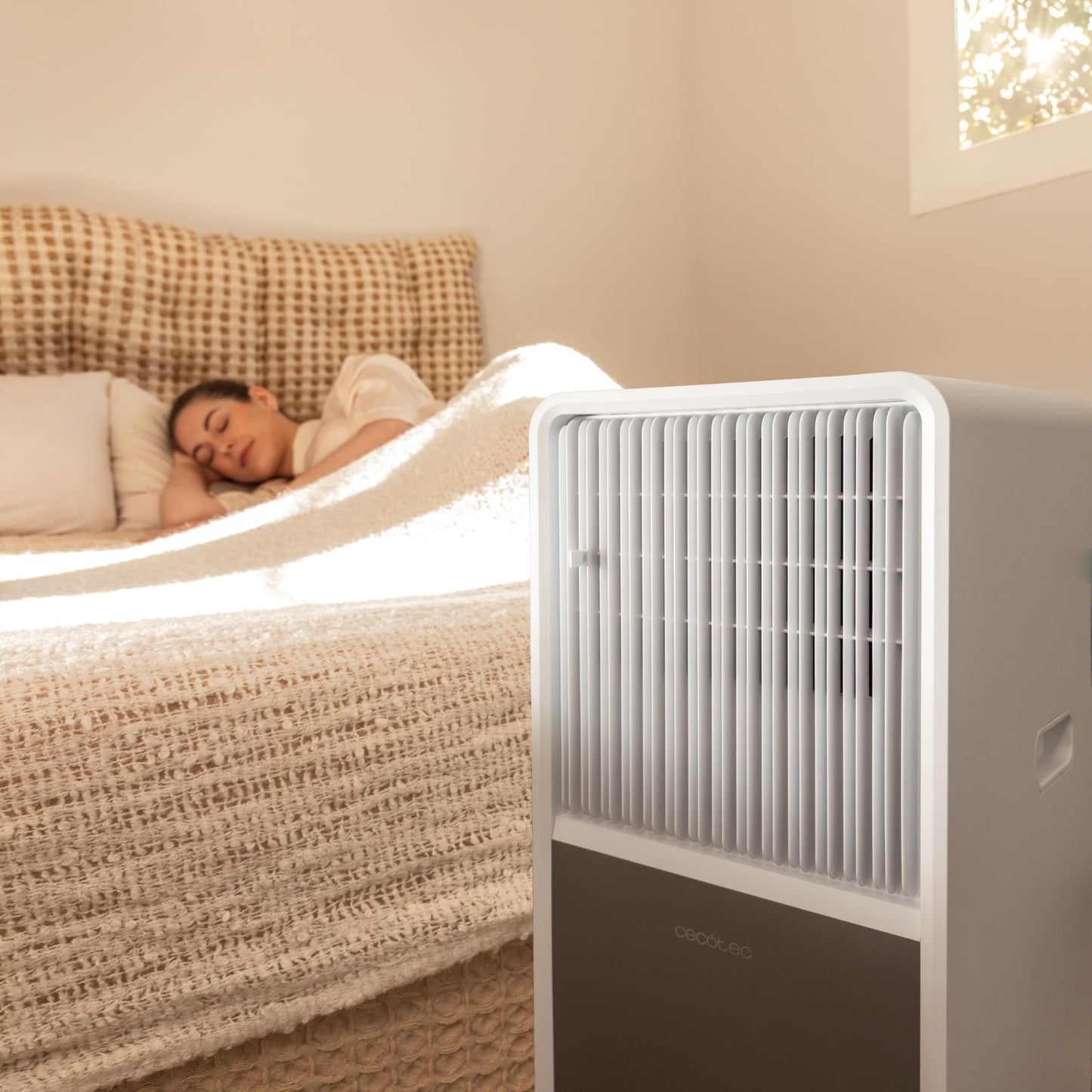 Cecotec ForceClima 9450 Aire Acondicionado Portátil 9000 BTU Bomba de Calor LED Mando 16 m² Blanco